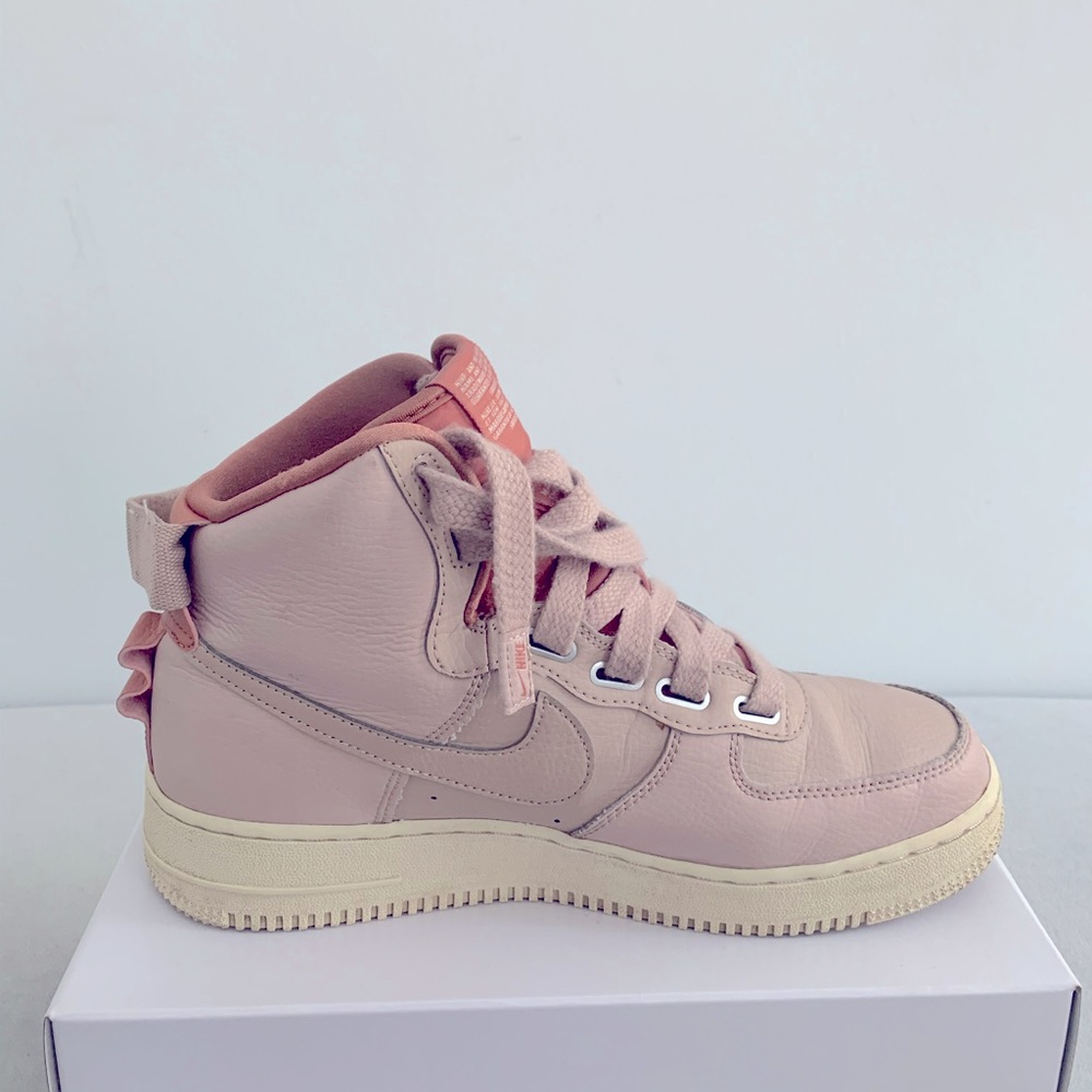 Wmns Air Force 1 High Utility 'Pink'